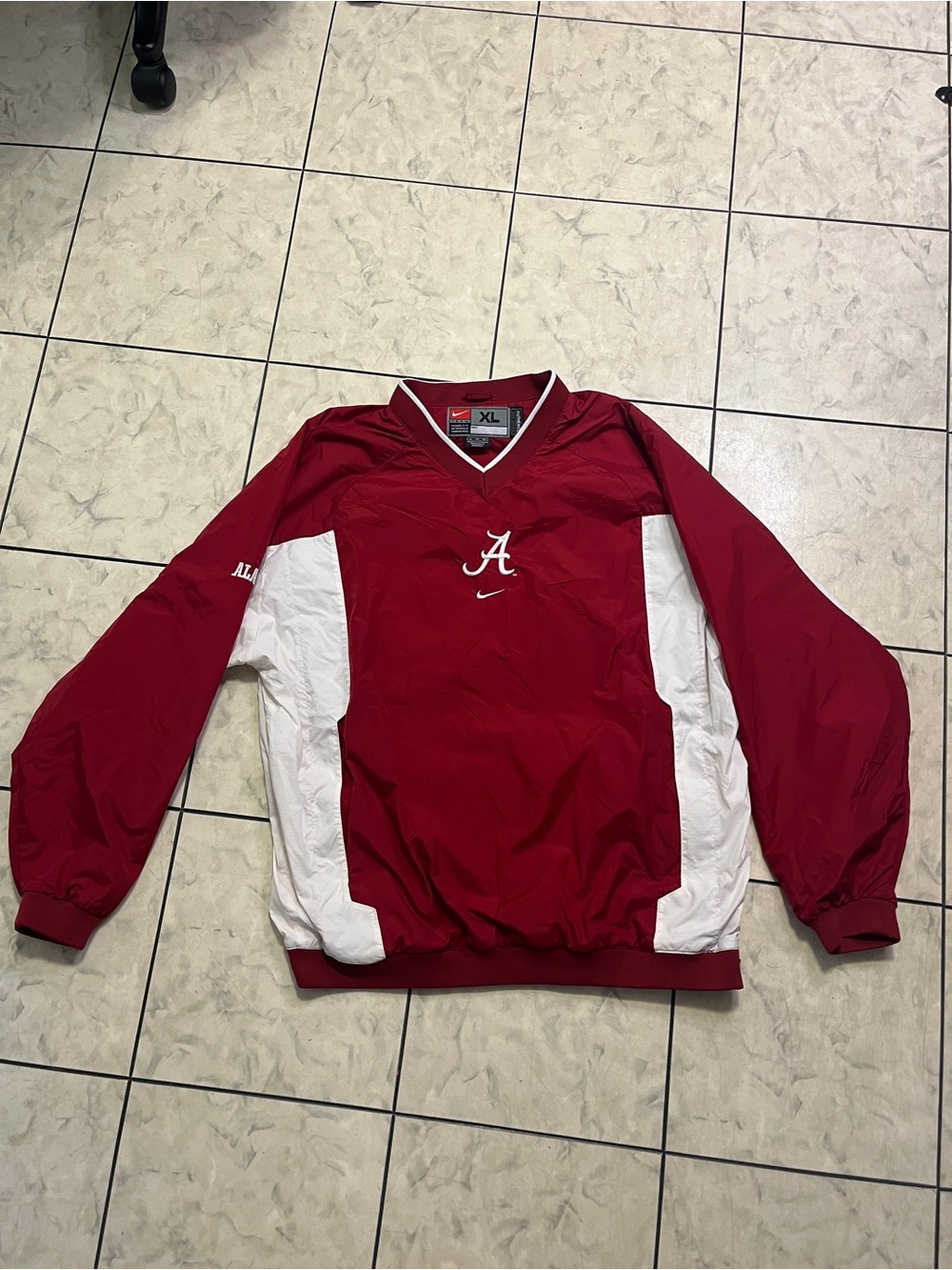 Men’s XL  Alabama Crimson Tide Pullover Lined Windbreaker Jacket.